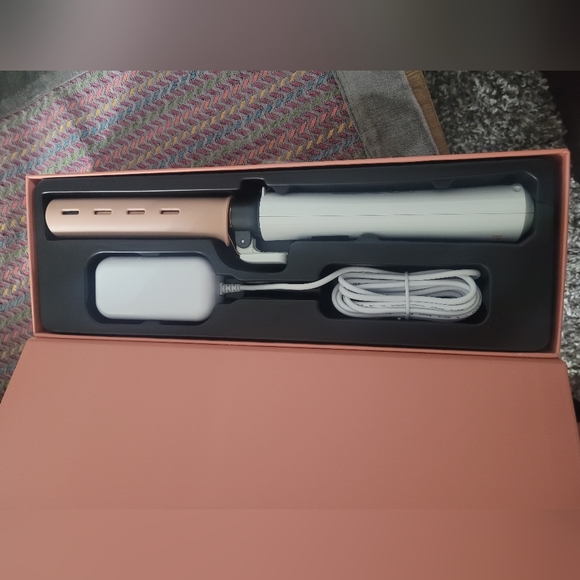 BRAND NEW CORDLESS CURLING IRON - Picture 3 of 3